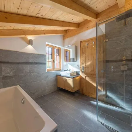 Chalet Riquet - Ski-in/out - Luxe Villa Zermatt